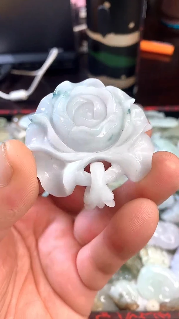 翡翠未镶嵌颈饰翡翠挂件