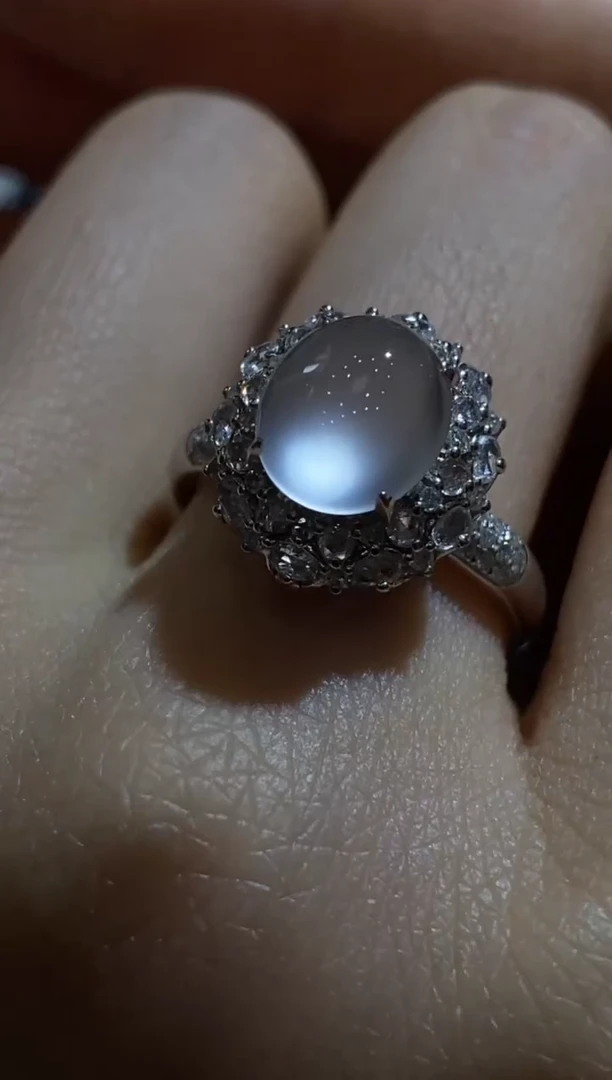 颈饰18K金镶嵌翡翠收到货48小时鉴赏期（超时不退不换）