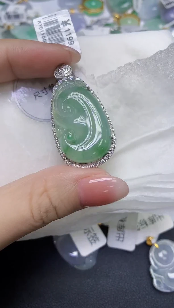 颈饰未镶嵌翡翠天然缅甸翡翠A货多样性发一件