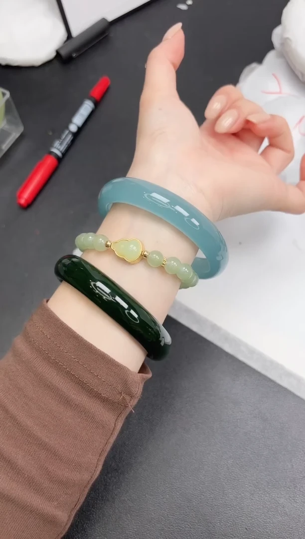 未镶嵌手镯石英质玉92/5960