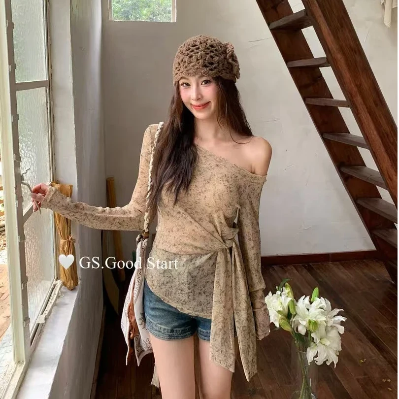 2025早秋不规则扎染绷带收腰斜肩上衣女显瘦露肩设计感长袖T恤