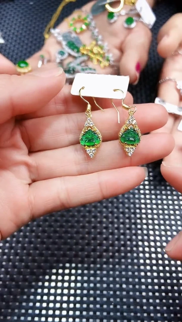 【闪购商品】翡翠耳饰未镶嵌111111111