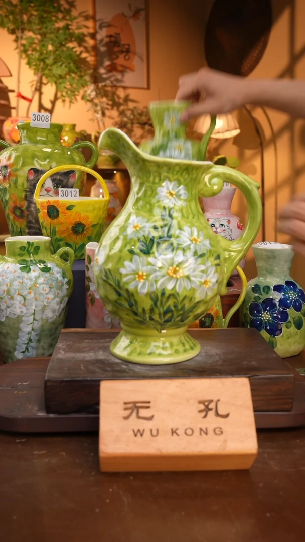 摆件6-18口径14高度26 1-2误差手工手绘有些许色差 完美慎拍