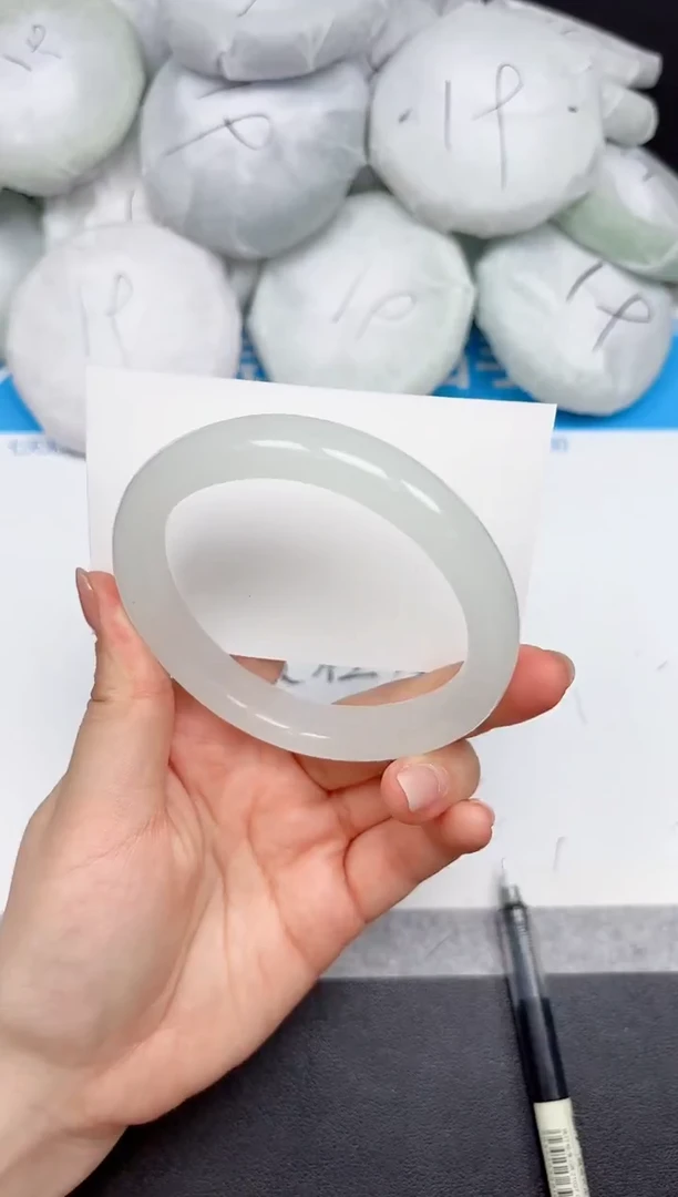 未镶嵌手镯石英质玉11/6263