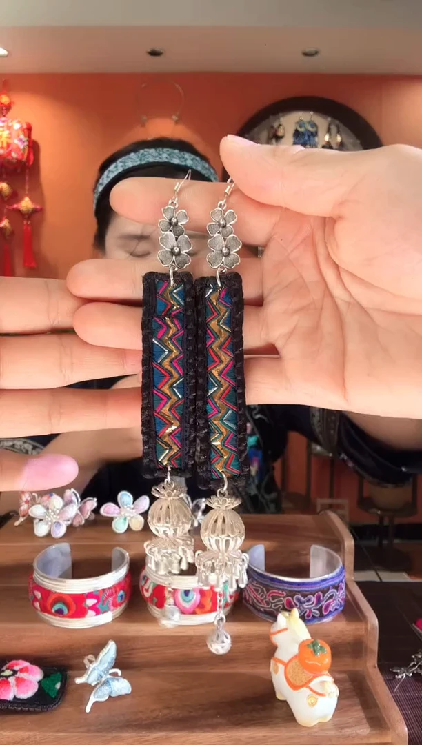 非遗手工刺绣苗绣苗银首饰40