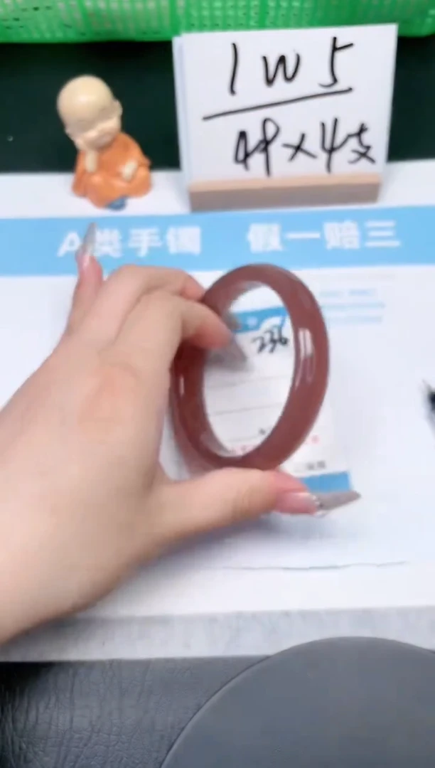 【闪购商品】石英质玉手镯未镶嵌236-63