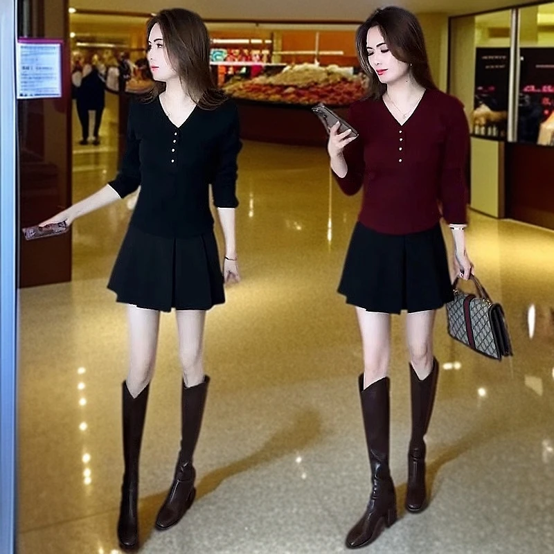 早春新款时尚v领T恤女设计感宽松遮肚子显瘦打底衫春秋季长袖套装