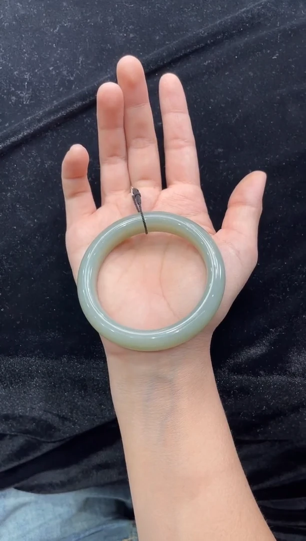 未镶嵌手镯和田玉新疆且末料青白玉56圈口上等和田玉手镯女