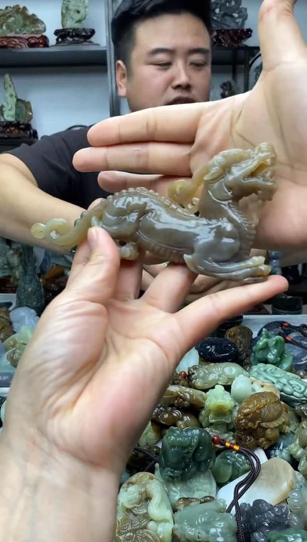 未镶嵌和田玉摆件1