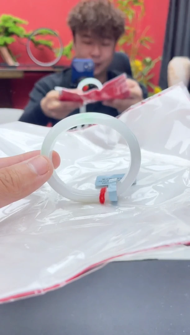 未镶嵌手镯（贵妃镯）翡翠10