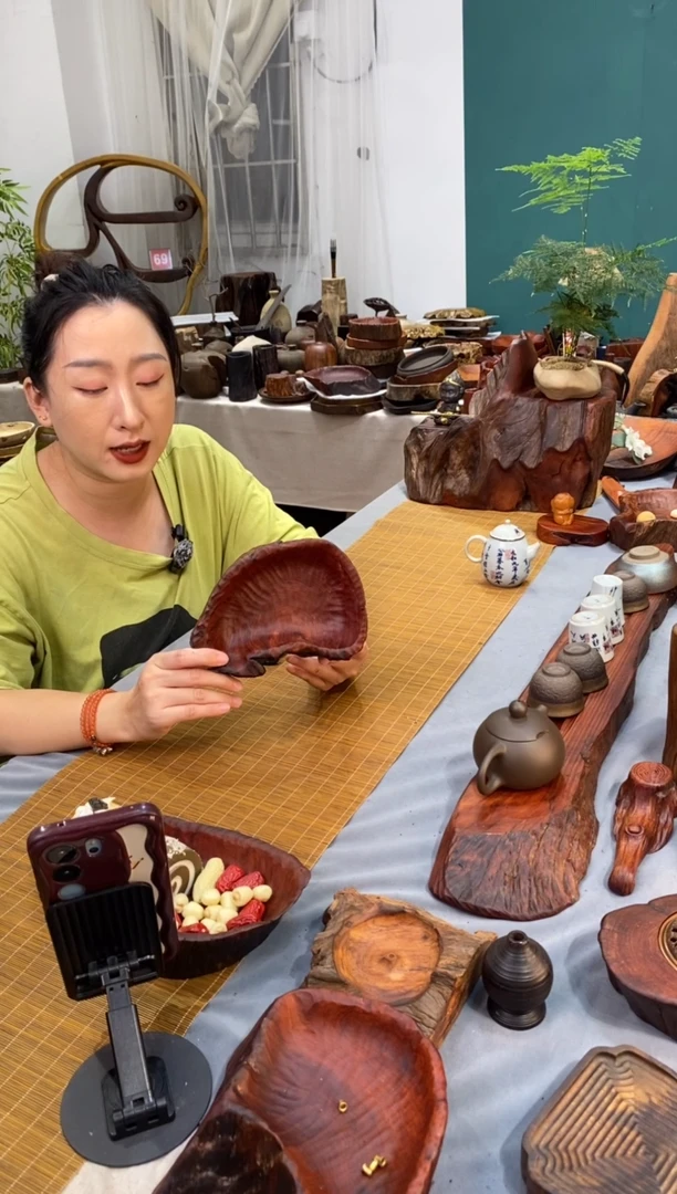缅甸花梨随形果盒