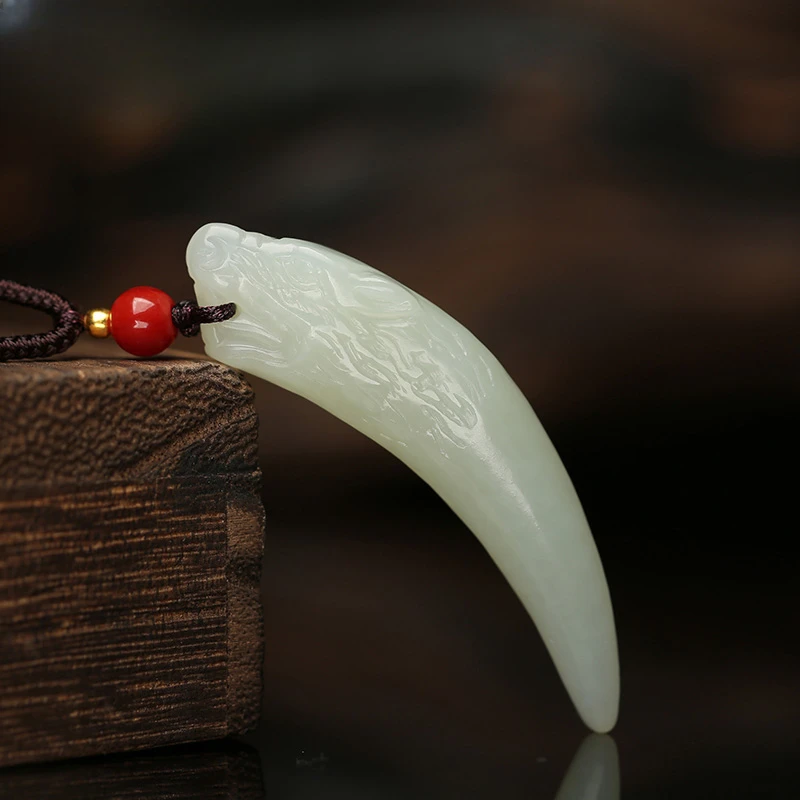和田玉狼牙形状吊坠男真狗牙玉石牙齿玉坠随身挂件项链饰品玉佩