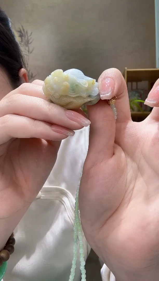 翡翠未镶嵌颈饰吊坠