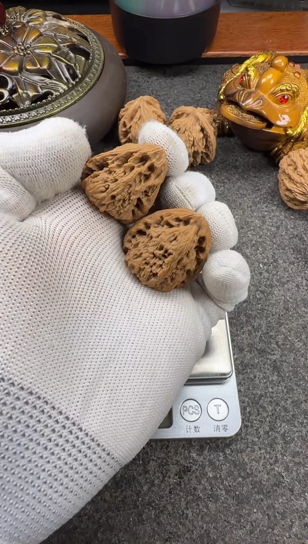 文玩核桃南疆石