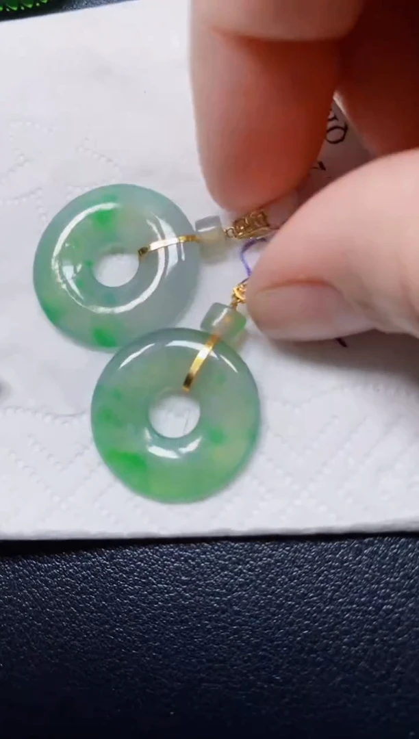 颈饰18K金镶嵌翡翠多样性发货发1个