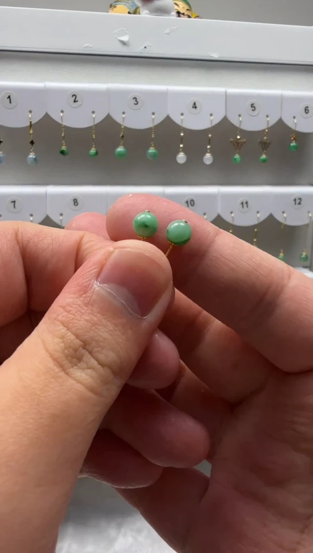 18K金镶嵌翡翠耳饰缅甸天然翡翠a货