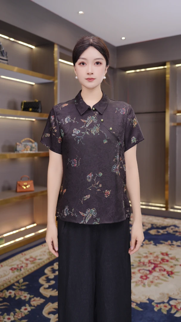 [墨裳流芳] 2025新款花萝提花气质斜襟琉璃扣正肩袖上衣