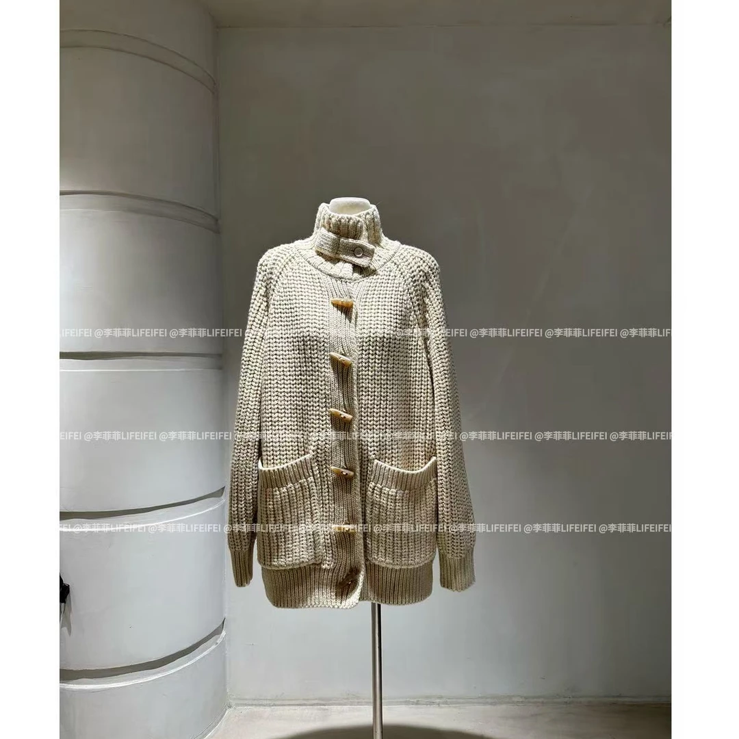 李菲菲-牛角扣粗针毛衣外套V9161（只能干洗）文明试穿脏拒