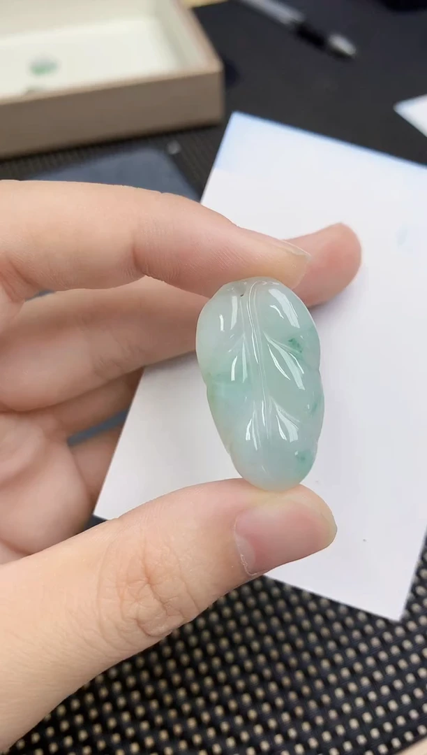 翡翠未镶嵌颈饰天然缅甸A货翡翠