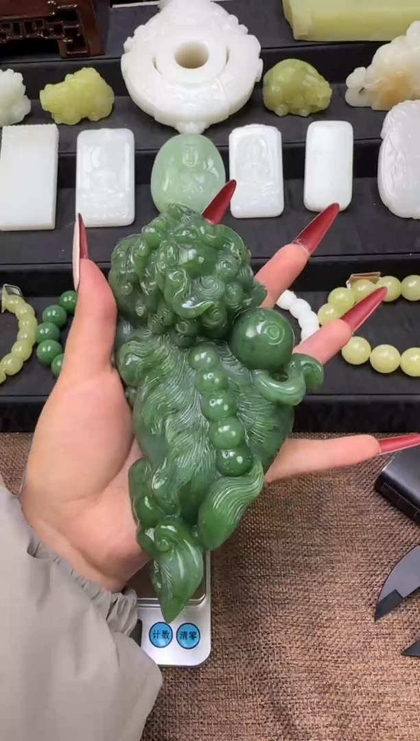 未镶嵌和田玉摆件?****心摆件