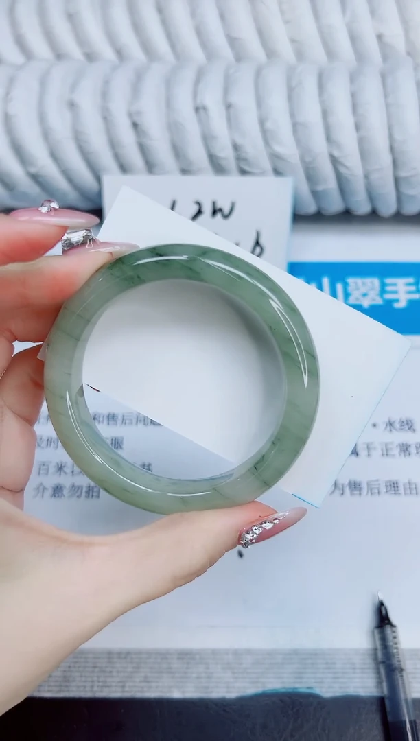 未镶嵌手镯石英质玉102/56