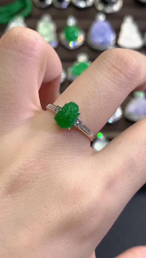 18K金镶嵌戒指翡翠秋日珠宝W27