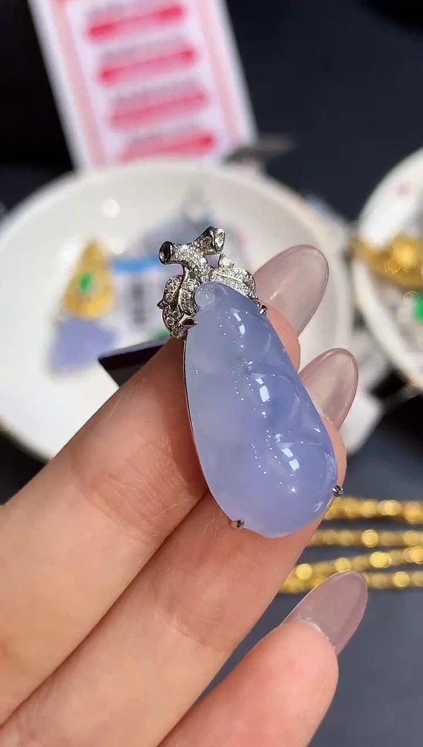 吊坠(不含链)18K金镶嵌翡翠多样性发其一