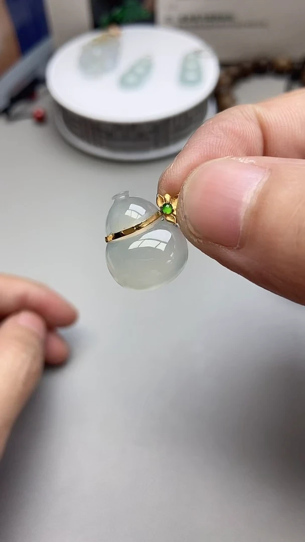 颈饰未镶嵌翡翠吊坠