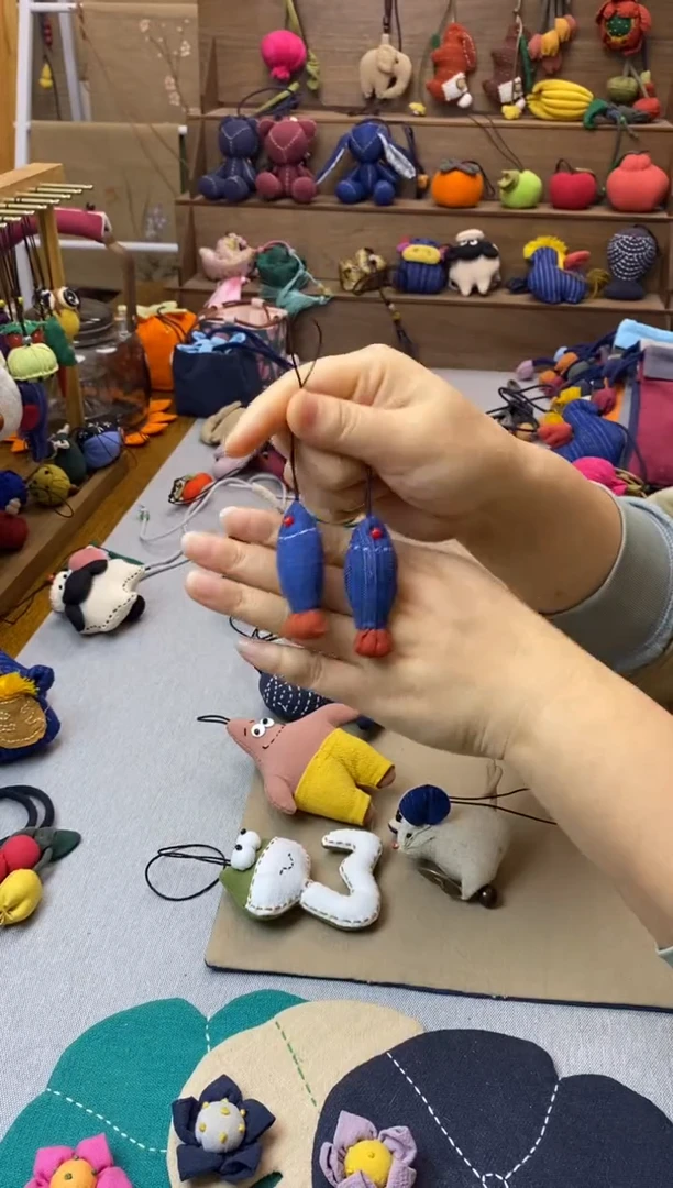 土布小鱼手机挂2个