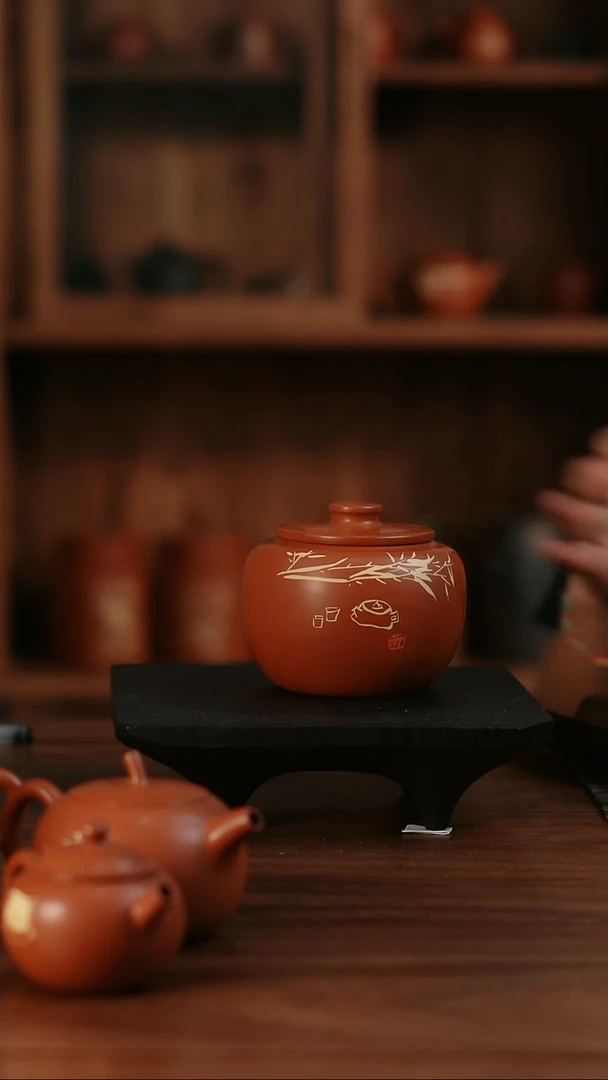 二生陶作精品刻填玲珑罐03