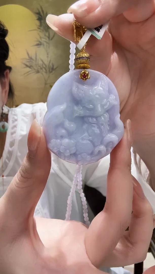 颈饰未镶嵌翡翠吊坠