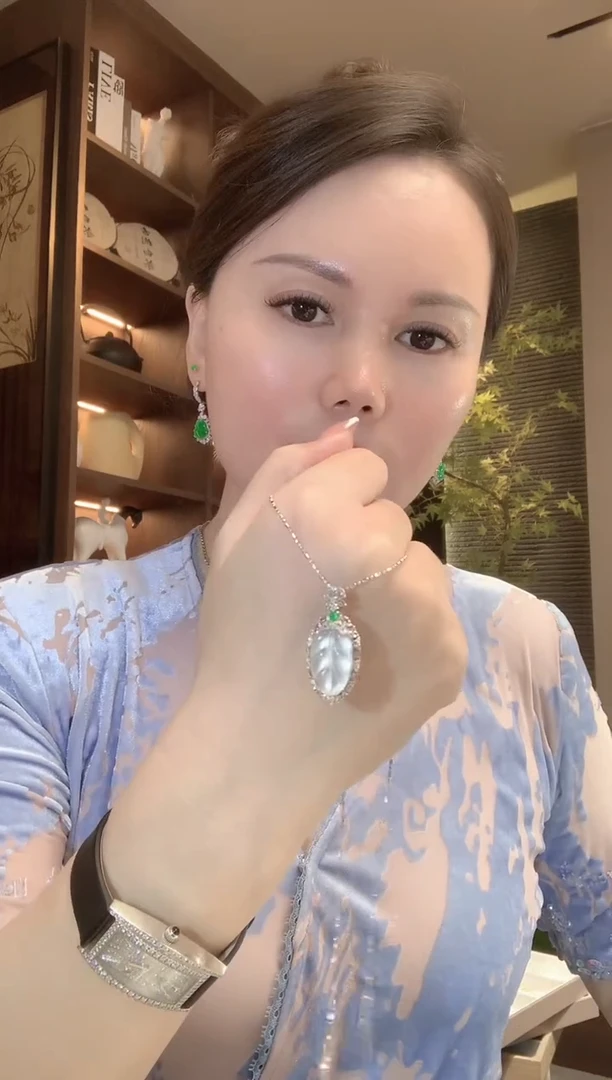 吊坠(不含链)18K金镶嵌翡翠C61