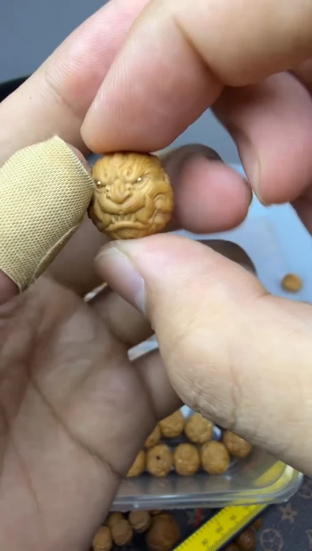 吊坠猴头核桃吞金兽 镶嵌