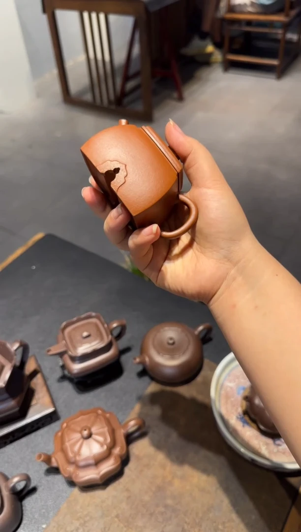 茶壶紫砂s**g小悟空 黄龙山朱泥