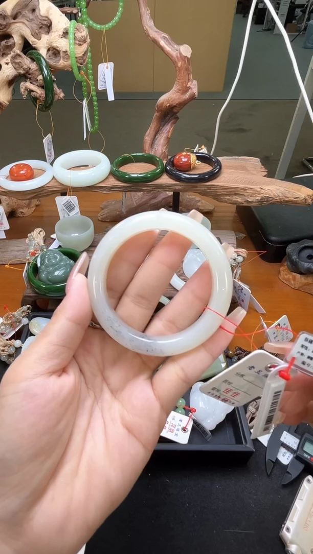 未镶嵌手镯和田玉黑山料 54圈 9014721