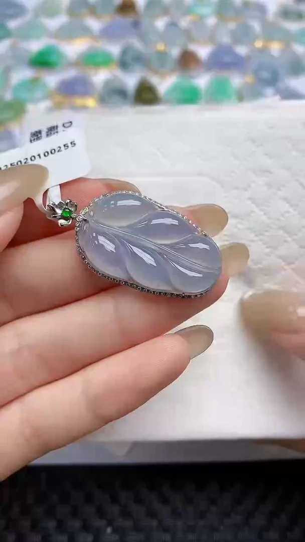 【闪购商品】翡翠颈饰18K金镶嵌天然A货翡翠