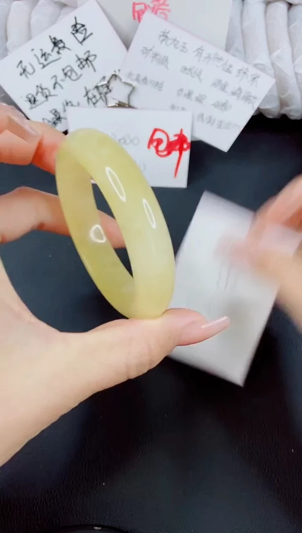 【闪购商品】石英质玉手镯未镶嵌H41-55/56