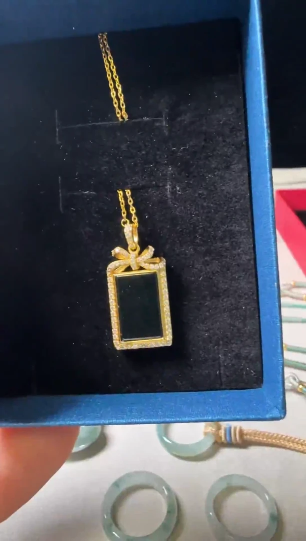 颈饰银S925镶嵌翡翠925银镶嵌墨翠蝴蝶结无事牌