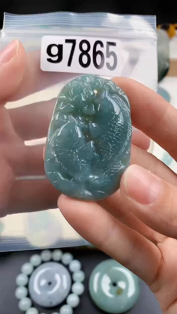 颈饰未镶嵌翡翠天然翡翠吊坠挂件