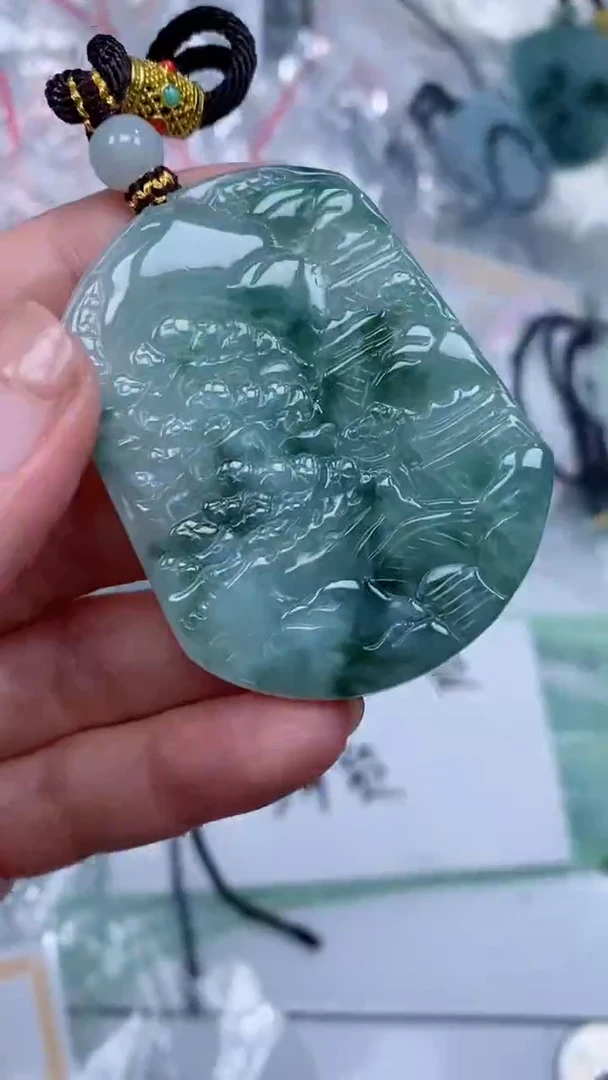 颈饰未镶嵌翡翠吊坠