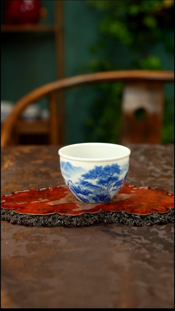 青花手绘山水主人杯