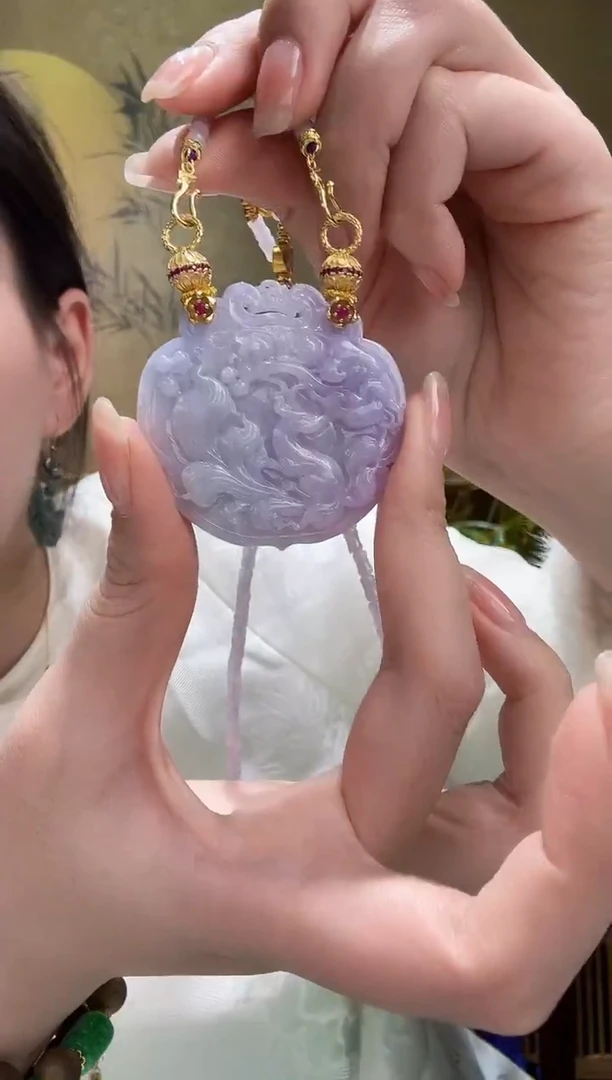 颈饰未镶嵌翡翠吊坠