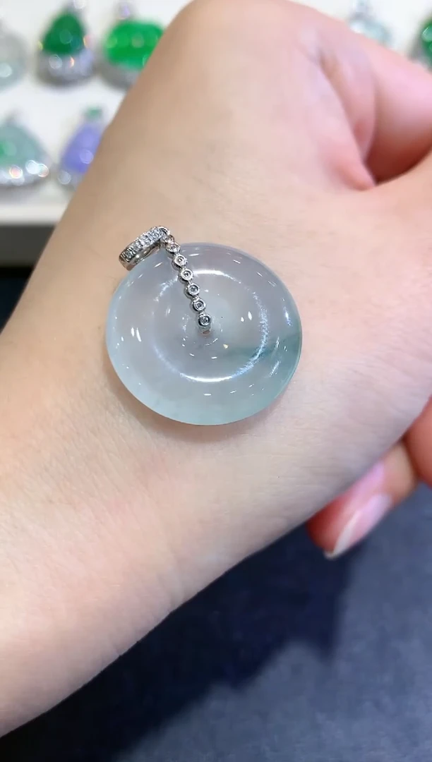 【闪购商品】翡翠颈饰18K金镶嵌B40