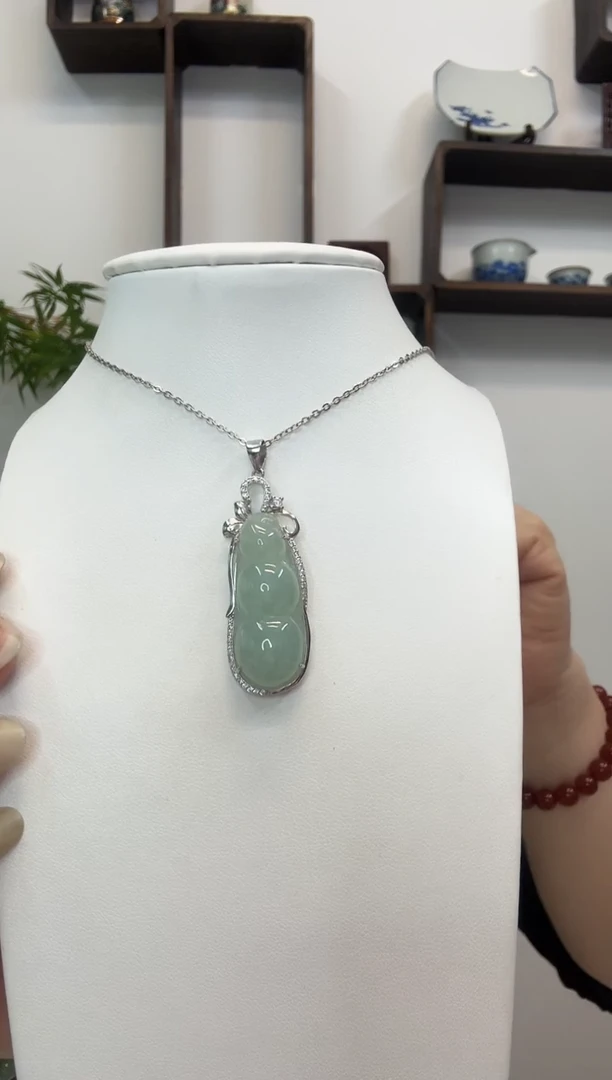 吊坠(赠链)银S925镶嵌翡翠福豆