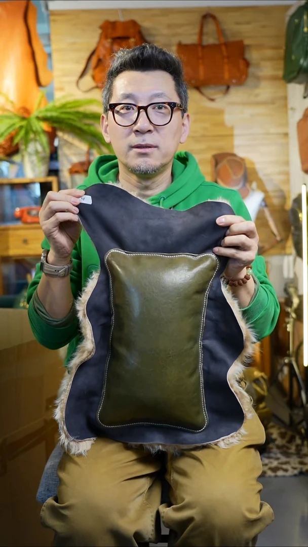 真皮配羊毛靠垫2号