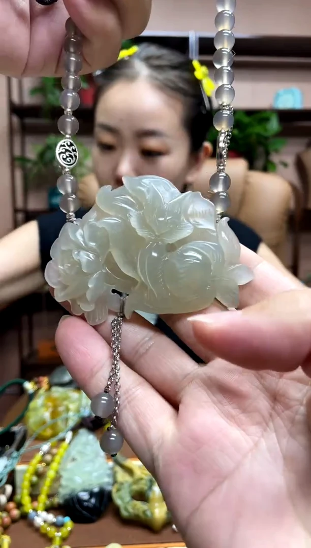 未镶嵌岫玉吊坠·