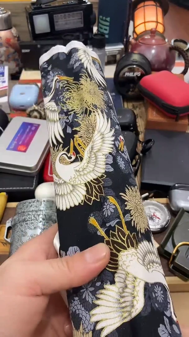 瓷片闪购商品  如图所示