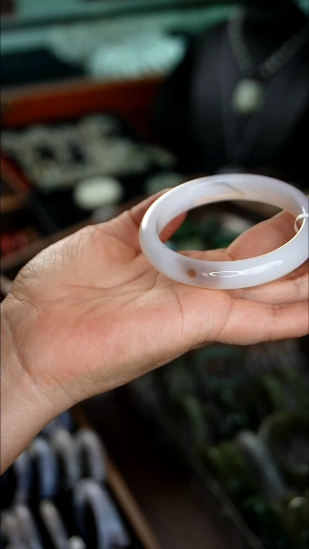 未镶嵌镯子玛瑙/玉髓1.2     57.7