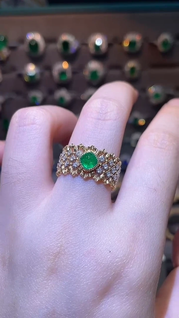 祖母绿戒指18K金镶嵌潘杰希尔0.6ct