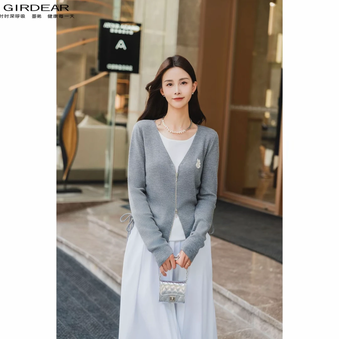 GIRDEAR/哥弟气质百搭V领双侧抽绳设计显瘦针织开衫外搭148035
